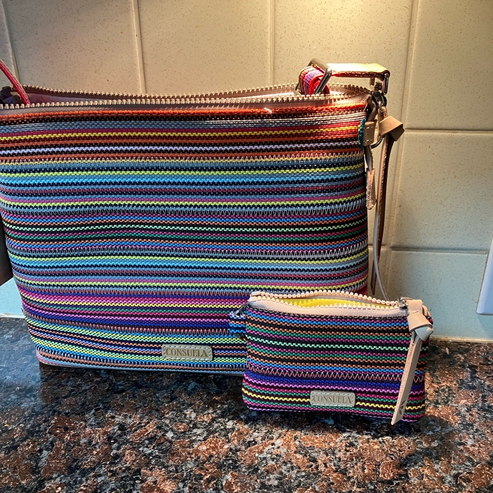 Consuela Ale set- purse and pouch never used